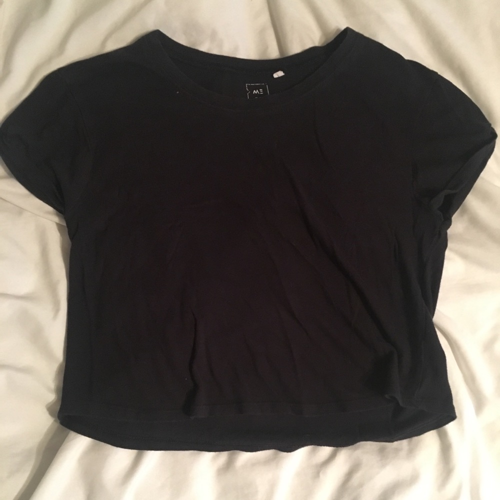 Me to We black high neck flowy crop top